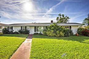 Pet-Friendly Daytona Beach Home, Walk to the Ocean